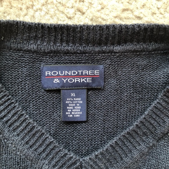 Vintage sweater vest - Picture 3 of 3